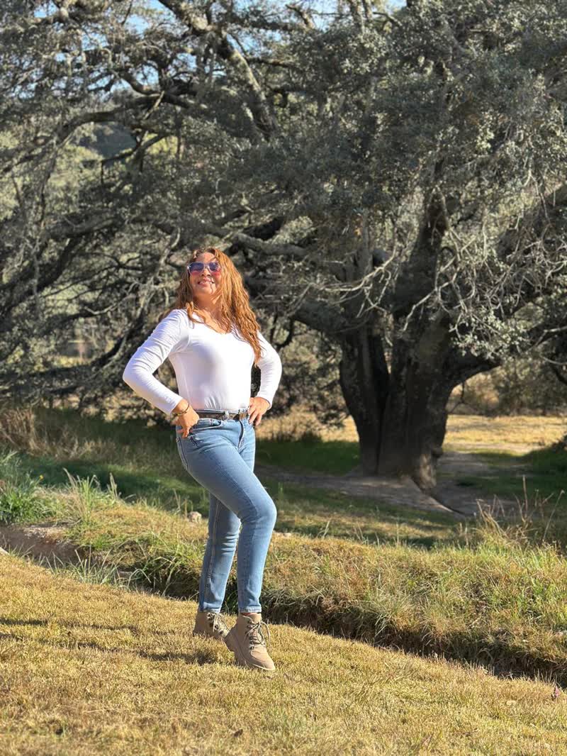 Un día soleado rodeada de naturaleza